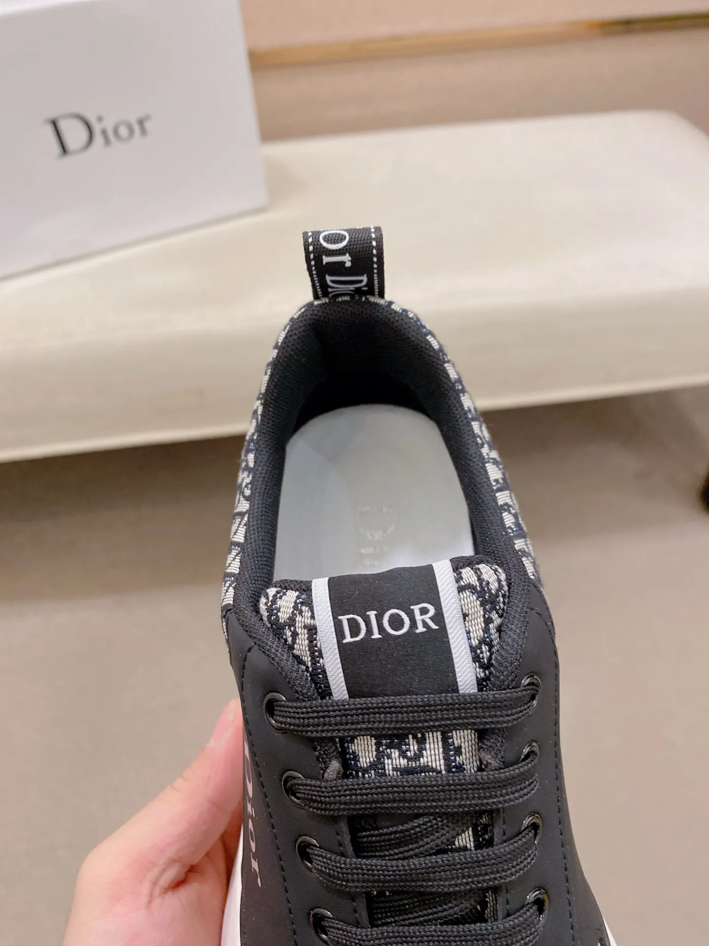 Factory price: 442💰[Dior·Dior] New casual sports style men's shoes, new spring and summer design, perfect workmanship, lace-up lazy style to create wardrobe quality, upper: imported first-layer cowhide, sheepskin lining is soft and comfortable, ultra-light TPU wear-resistant outsole, simple, versatile fashion men's shoes, excellent color code number 38--44. Can be customized for 45 non-refundable!